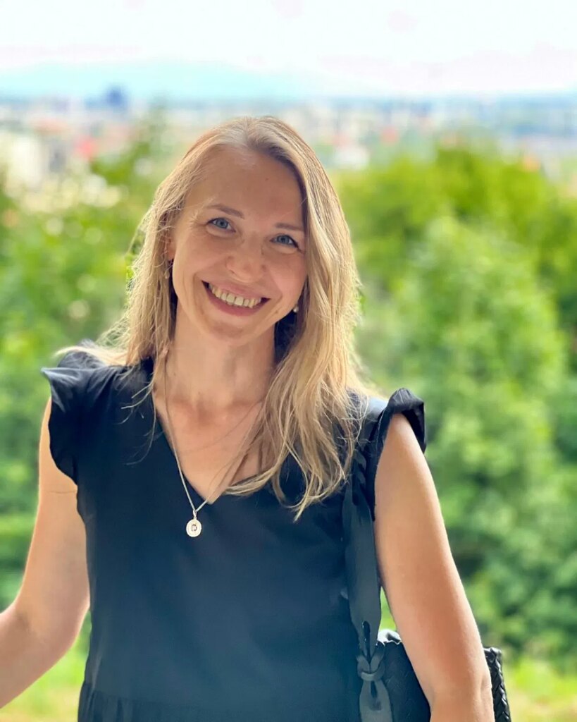 Elena, the author behind Firmcraft